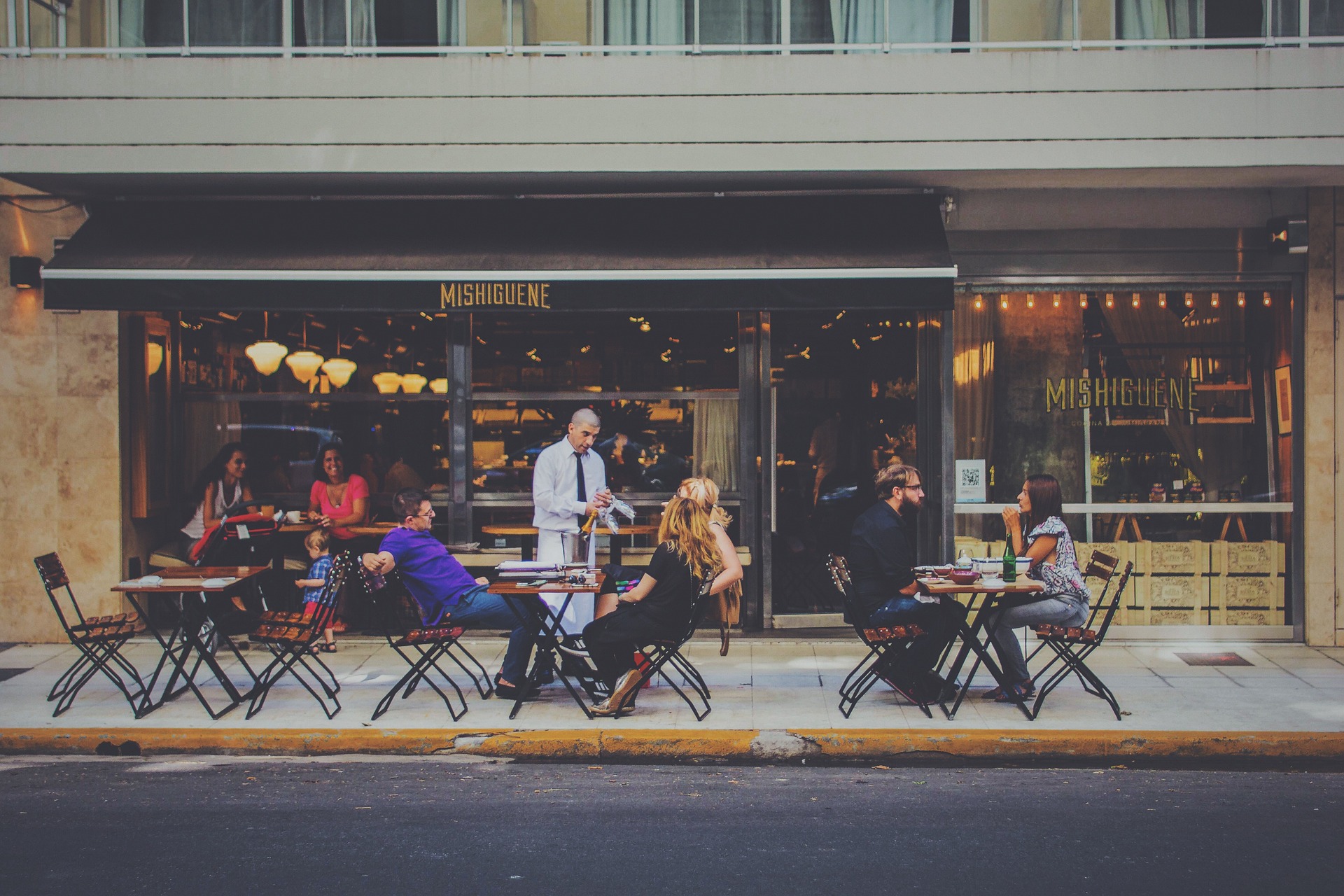 Customer service outside restaurant